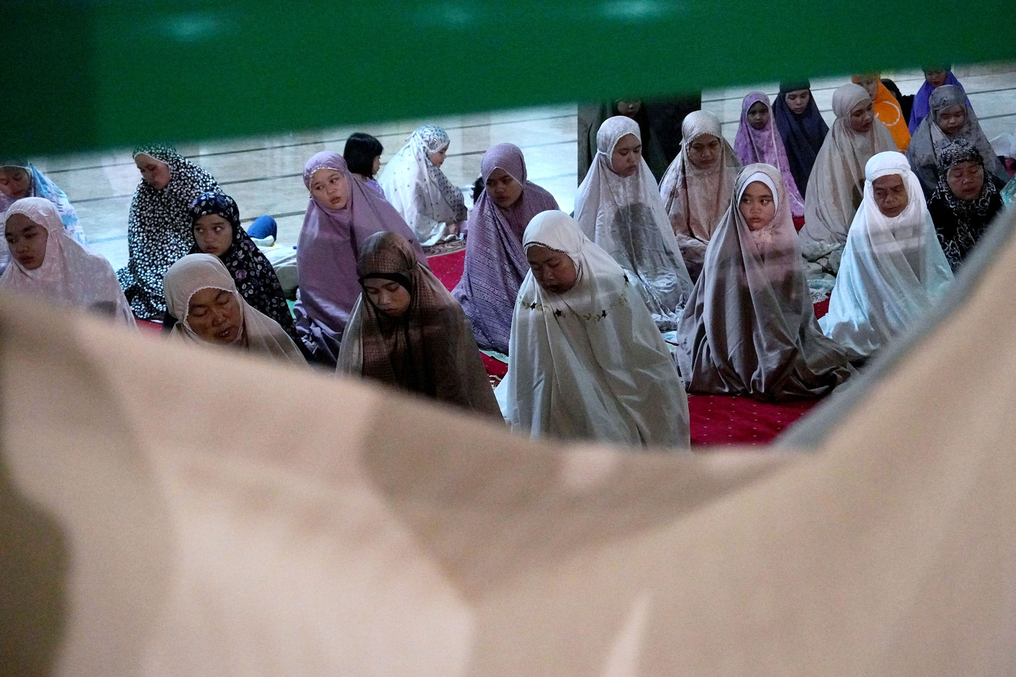 Cara Sholat Tarawih Sendiri di Rumah untuk Perempuan, Disertai Niat dan Doa-doa