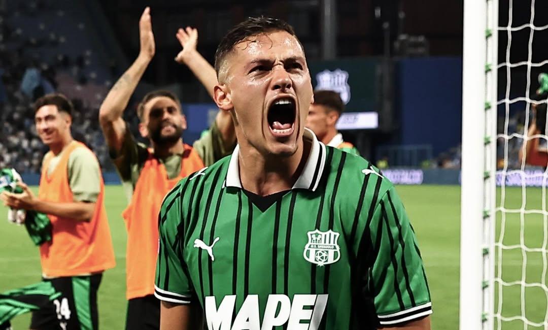 Selebrasi-Jay-Idzes-saat-berhasil-mengantarkan-Sassuolo-mengalahkan-Lazio.jpg