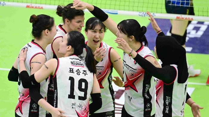 Selebrasi-Red-Sparks-vs-Hyundai-di-Play-off.jpg