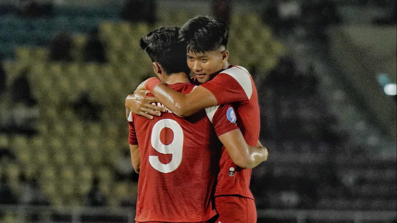 Selebrasi-duo-penyerang-Persis-Solo-Ramdhan-Sananta-dan-Arkhan-Kaka-saat-melawan-Borneo-FC.jpg