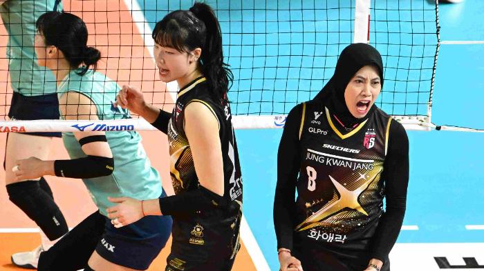 Selebrasi-opposite-Indonesia-Megawati-Hangestri-bersama-Jung-Ho-young.jpg