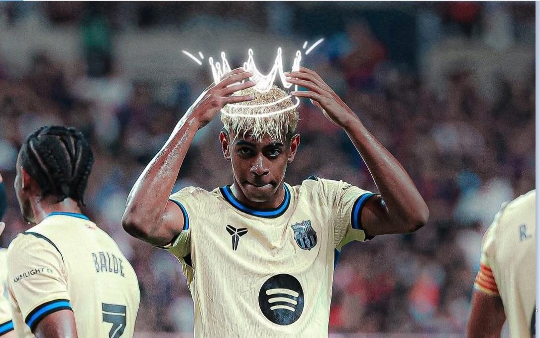 Selebrasi-pakai-mahkota-ala-Lamine-Yamal.jpg