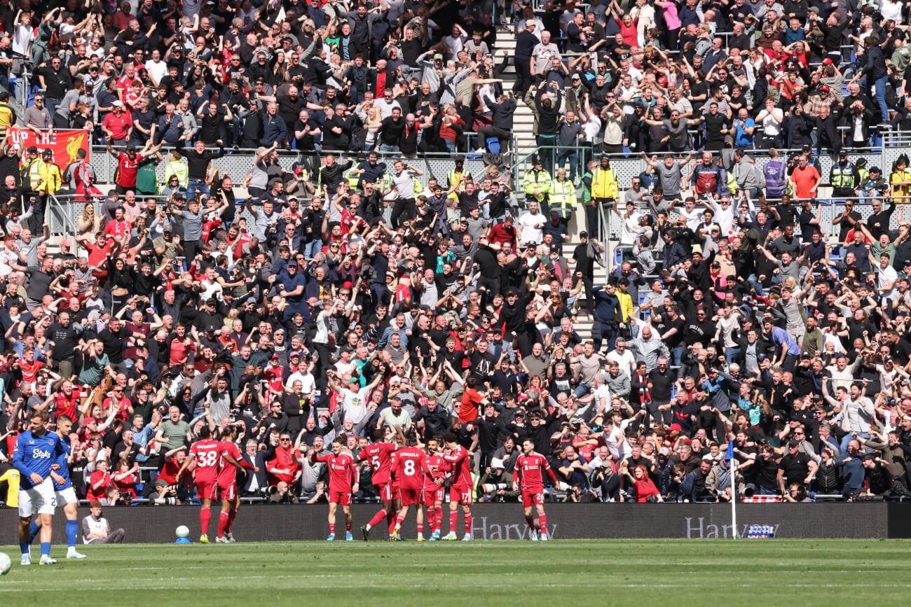 Selebrasi-pemain-Liverpool-setelah-Mohamed-Salah-mencetak-gol-ke-gawang-Everton.jpg