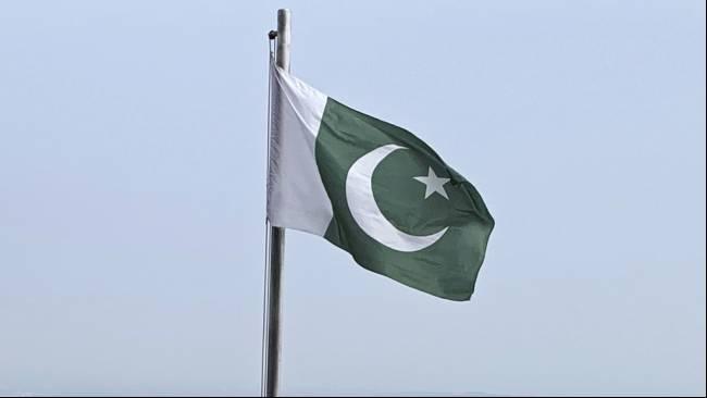Selembar-bendera-Pakistan.jpg