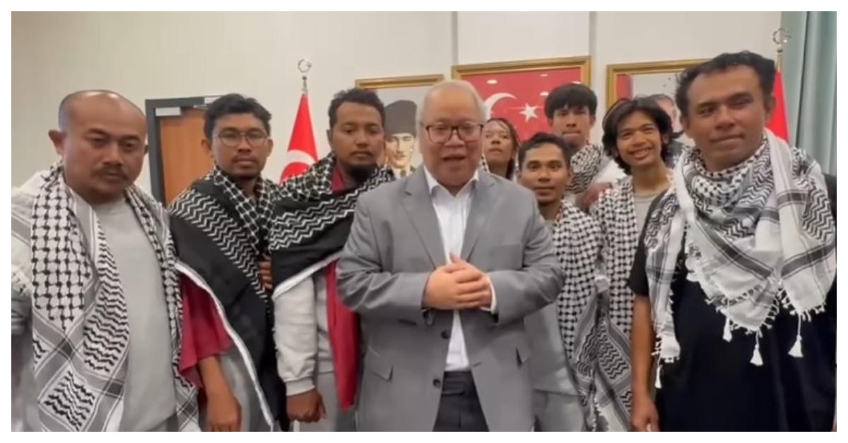 Sembilan-WNI-Telah-Bebas.jpg