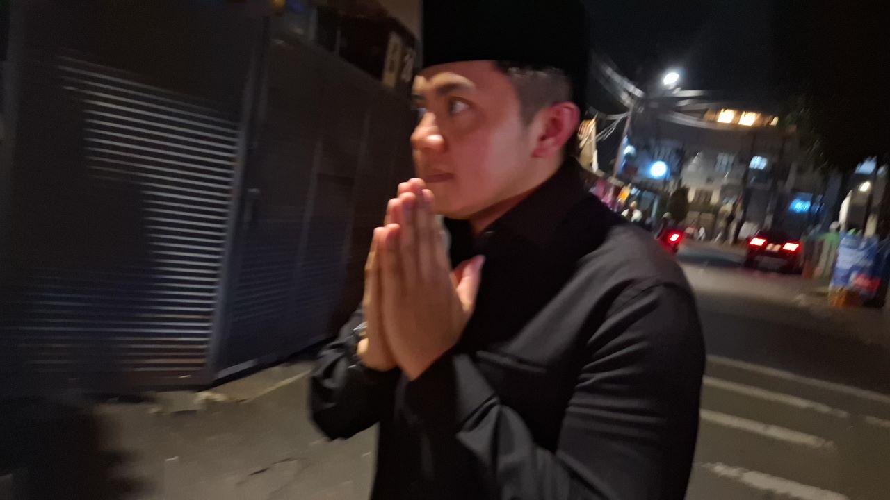 Seskab-Letkol-Teddy-Indra-Wijaya-melayat-ke-rumah-duka-suami-Najwa-Shihab-Ibrahim-Assegaf.jpg
