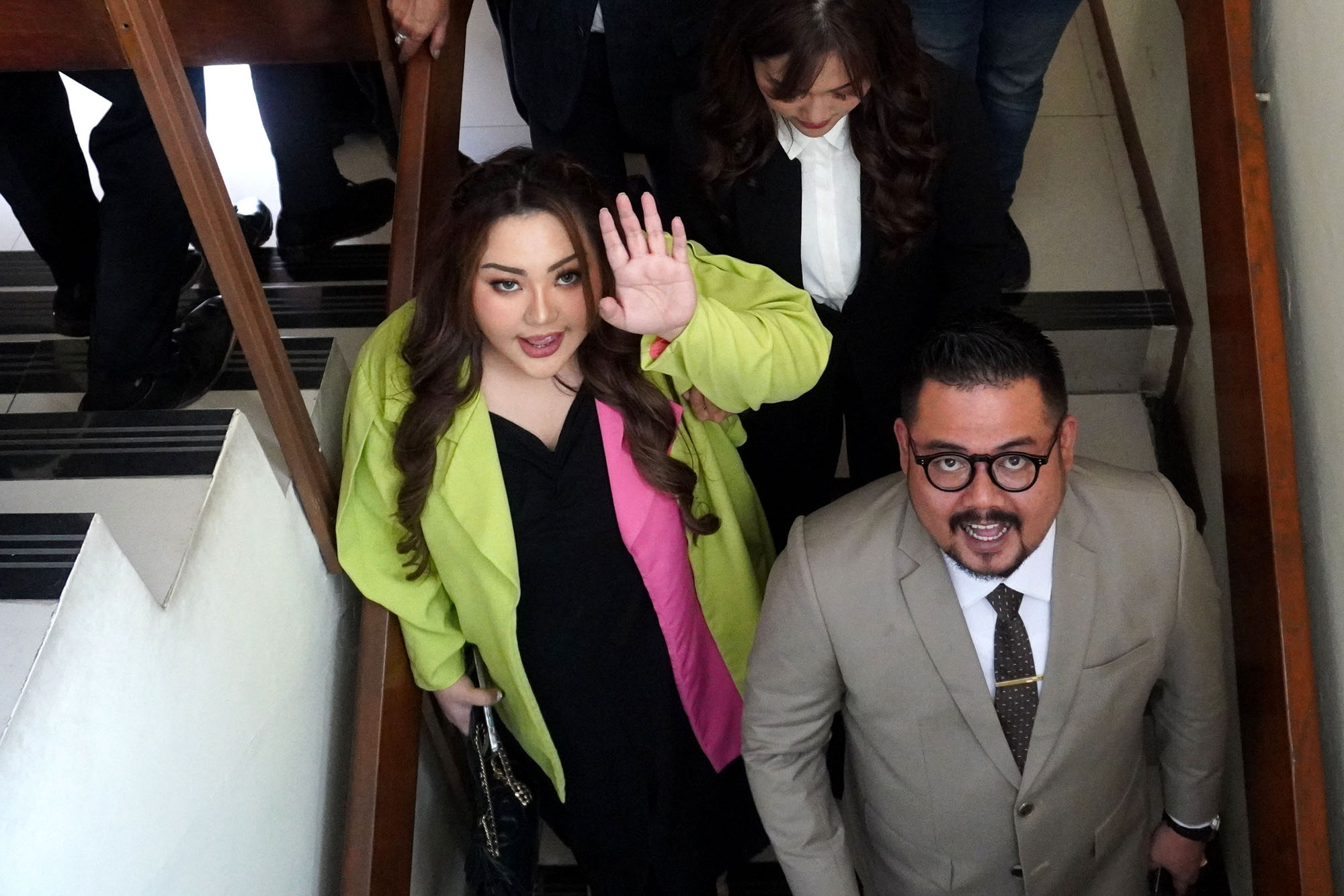 Meski Suaminya Tak Pernah Beda Perlakuan ke Anak, Lisa Mariana Tetap Tuntut Tanggung Jawab RK