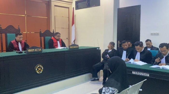 Sidang-Supriyani-Pembelaan-Guru-Honorer-di-Tengah-Tuduhan-Penganiayaan.jpg