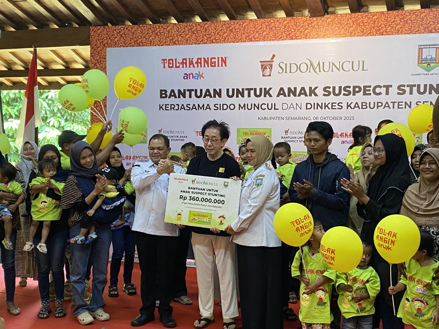 Sido-Muncul-salurkan-bantuan-senilai-Rp360-juta.jpg
