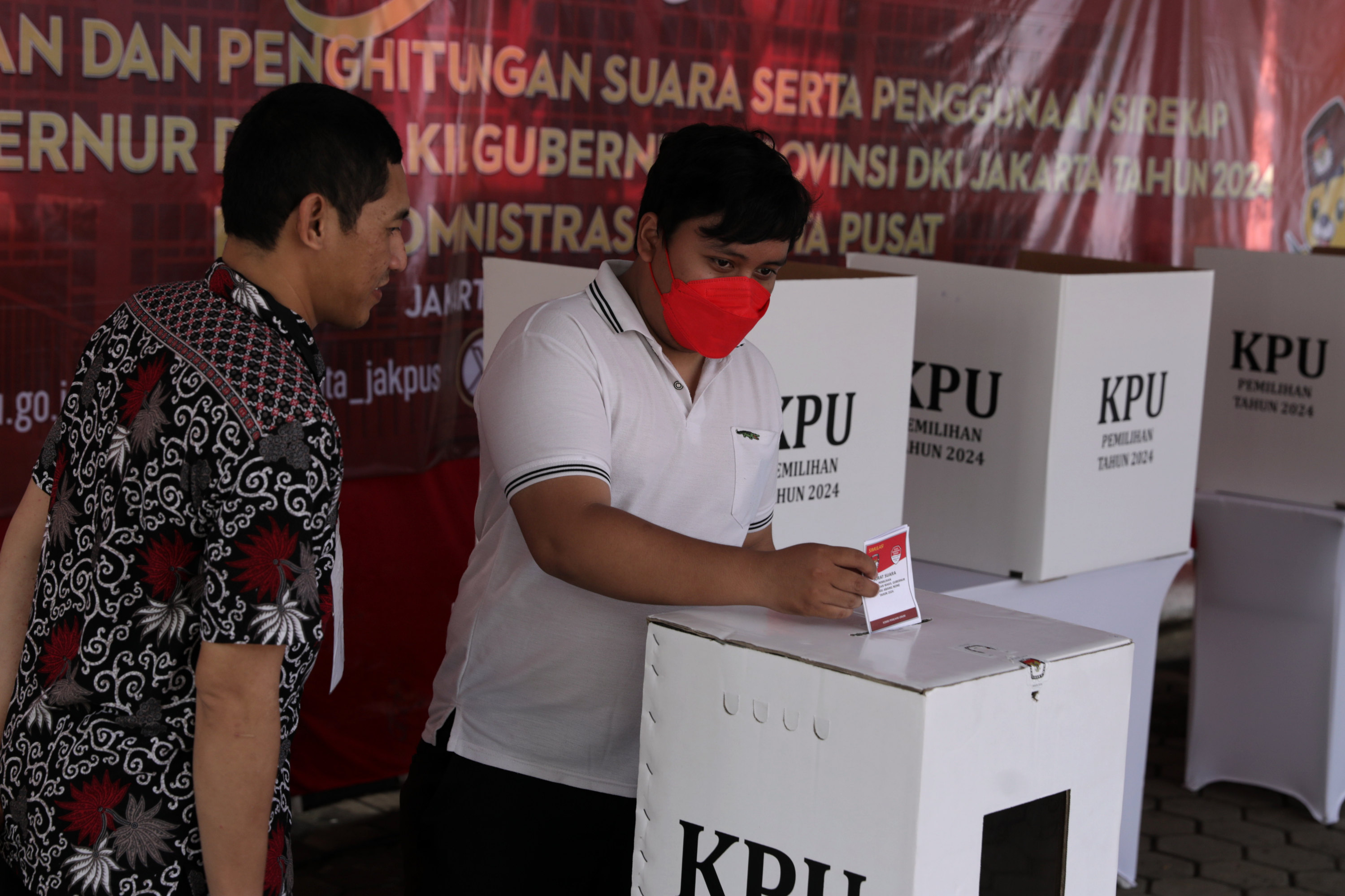 Simulasi-Pemungutan-Suara-Pilgub-Jakarta_20241117_160042.jpg
