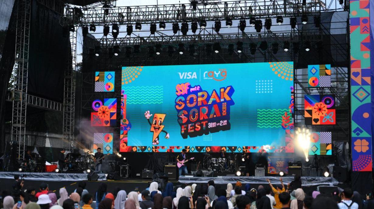Meriahkan Nataru, Bank Raya & Visa Perkenalkan Kartu Digital Debit Visa di Sorak Sorai Fest 2025