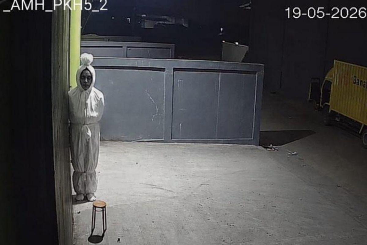 Sosok-pocong-di-Ciputat-Timur.jpg