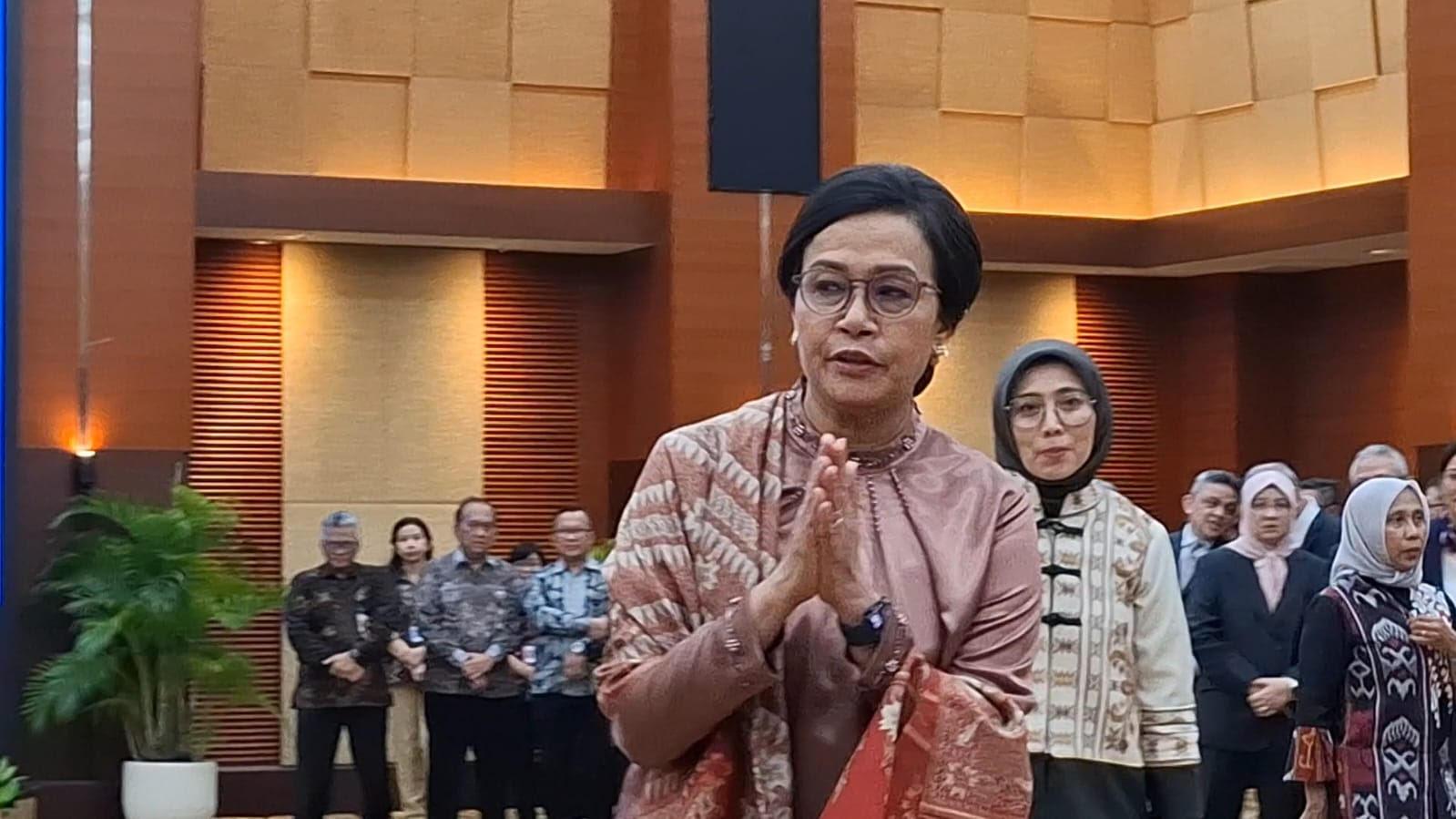Sri-Mulyani-pamitan-ke-staf-_.jpg