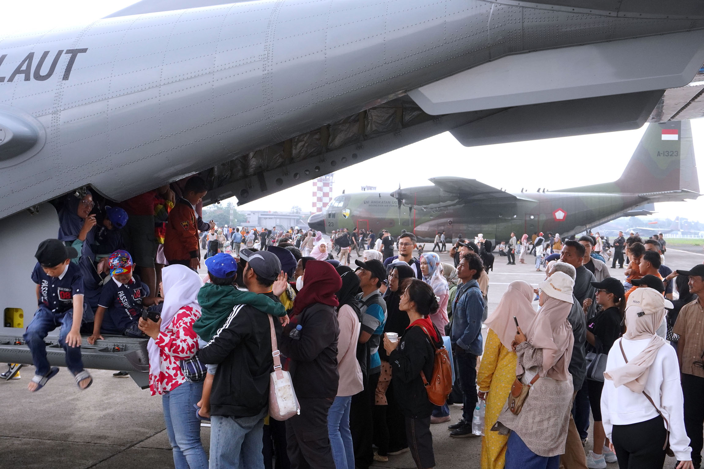 TNI AU Rekrut Pilot Dari Sekolah Penerbang Sipil Untuk Jadi Awak Helikopter dan Pesawat Angkut