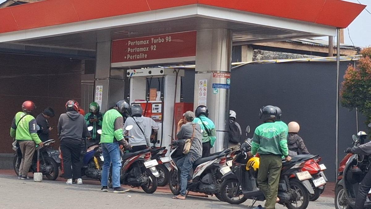 Suasana-SPBU-Pertamina-di-kawasan-Jalan-Kemanggisan.jpg