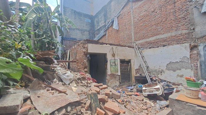 Kronologi Rumah Berusia 50 Tahun di Tambora Jakarta Barat Ambruk, Pemilik Pasrah dan Ikhlas