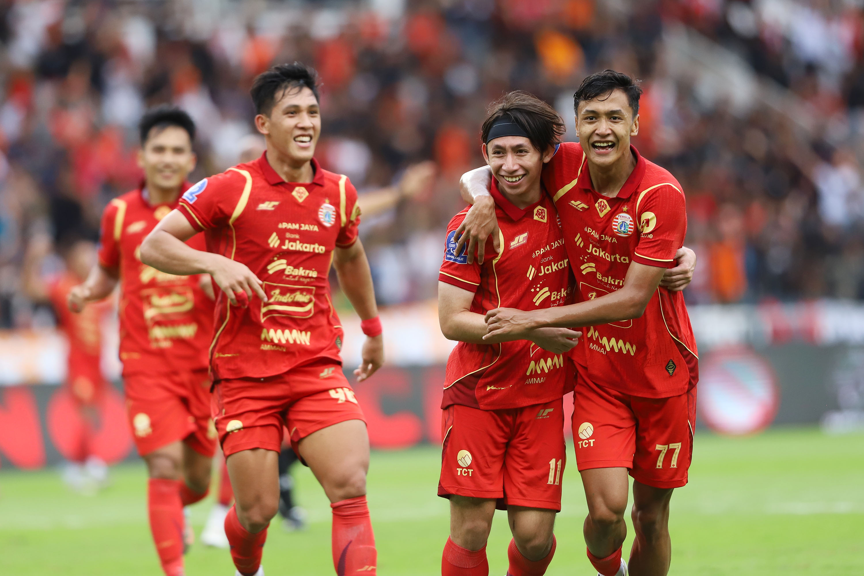 SUPER LEAGUE - Pesepak bola Persija Jakarta Arlyansyah Abdulmanan selebrasi usai mencetak gol ke gawang Persijap Jepara pada pertandingan BRI Super League di Stadion Utama Gelora Bung Karno (SUGBK), Jakarta, Sabtu (3/1/2026). Persija Jakarta menang atas Persijap Jepara dengan skor 2-0. TRIBUNNEWS/HERUDIN