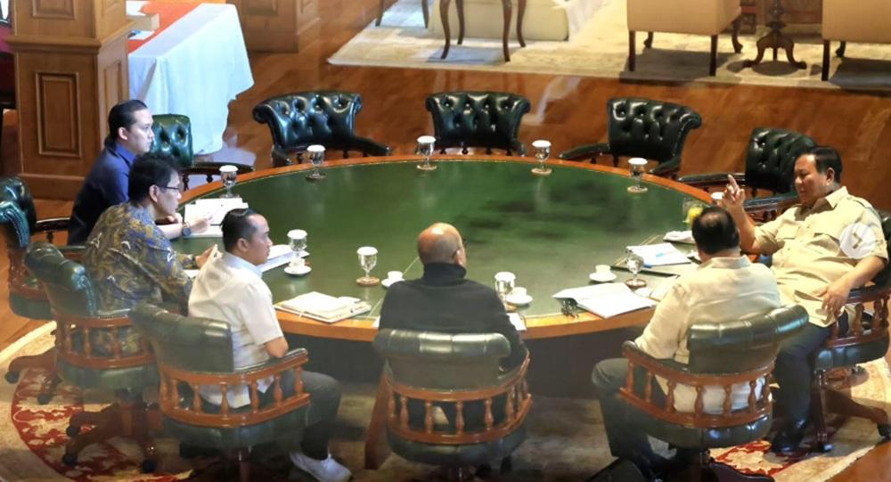Arahan Prabowo ke Rosan dan Purbaya di Meja Bundar Hambalang: Setiap Perundingan Harus Perluas Pasar
