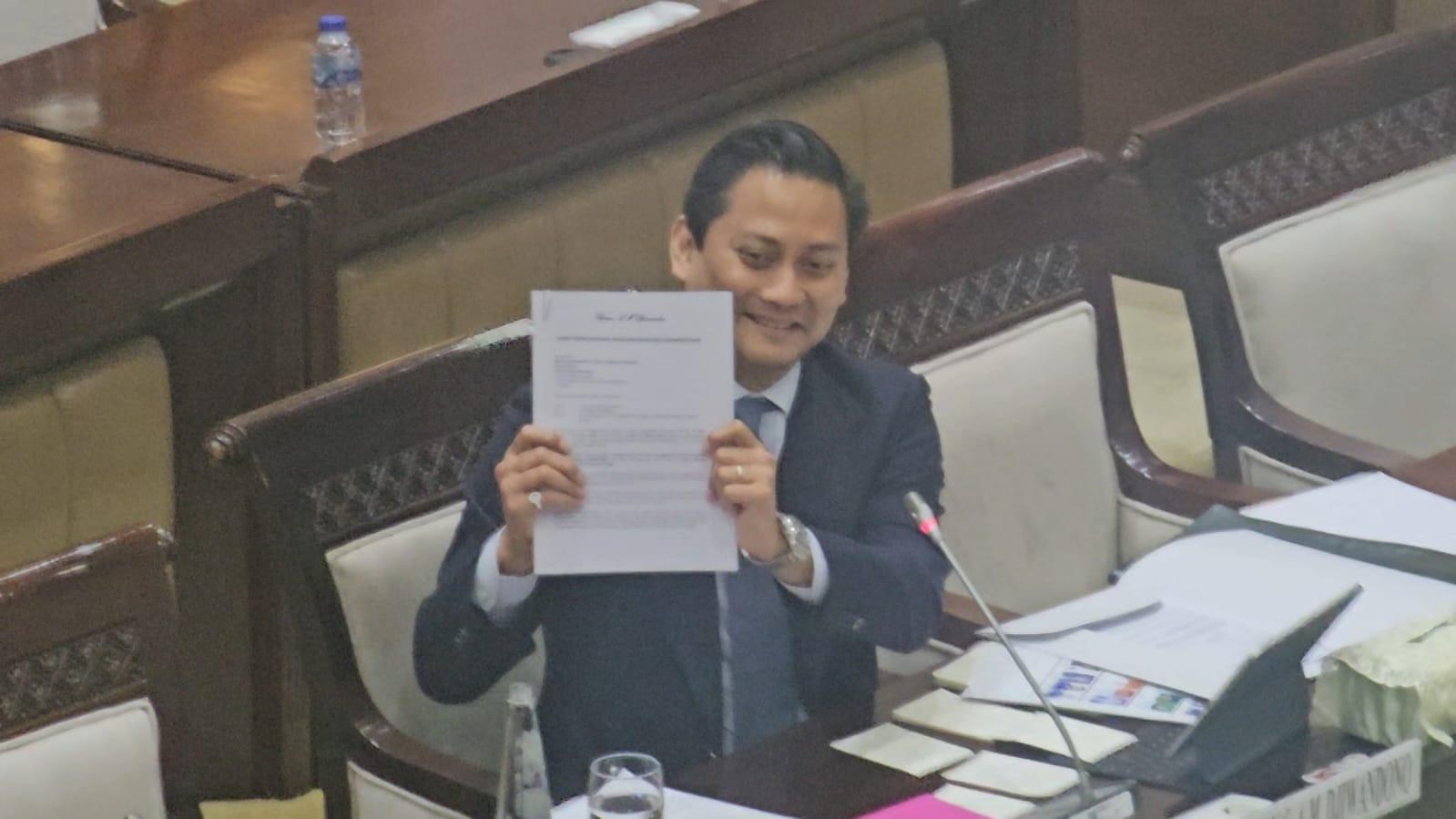 THOMAS-MUNDUR-DARI-GERINDRA-Wakil-Menteri-Keuangan-Thomas-Djiwandono.jpg