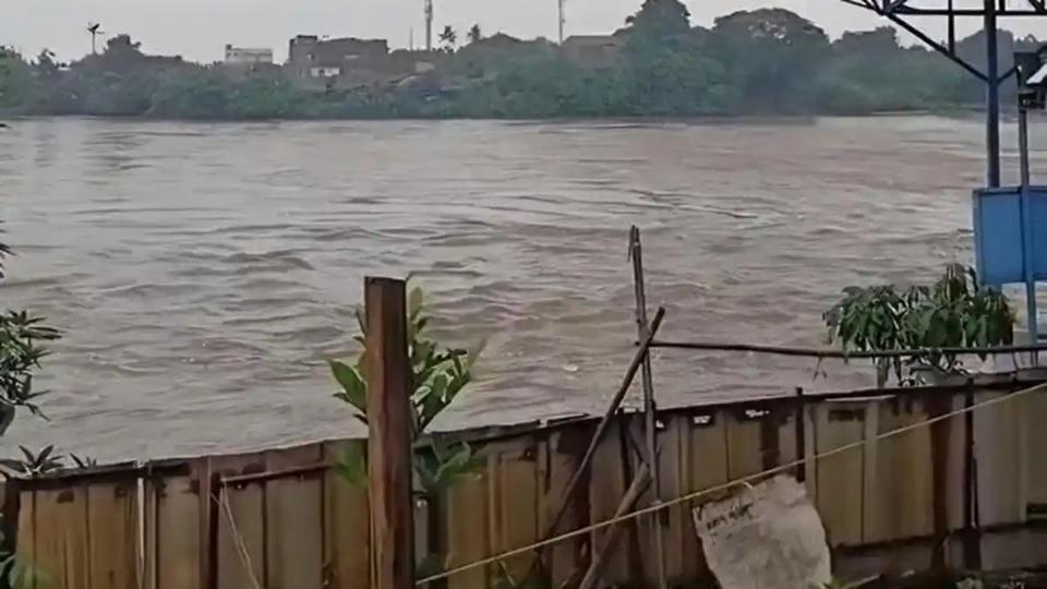 Tangkapan-layar-video-sirine-Pintu-Air-10-Mekarsari-Neglasari-Kota-Tangerang.jpg