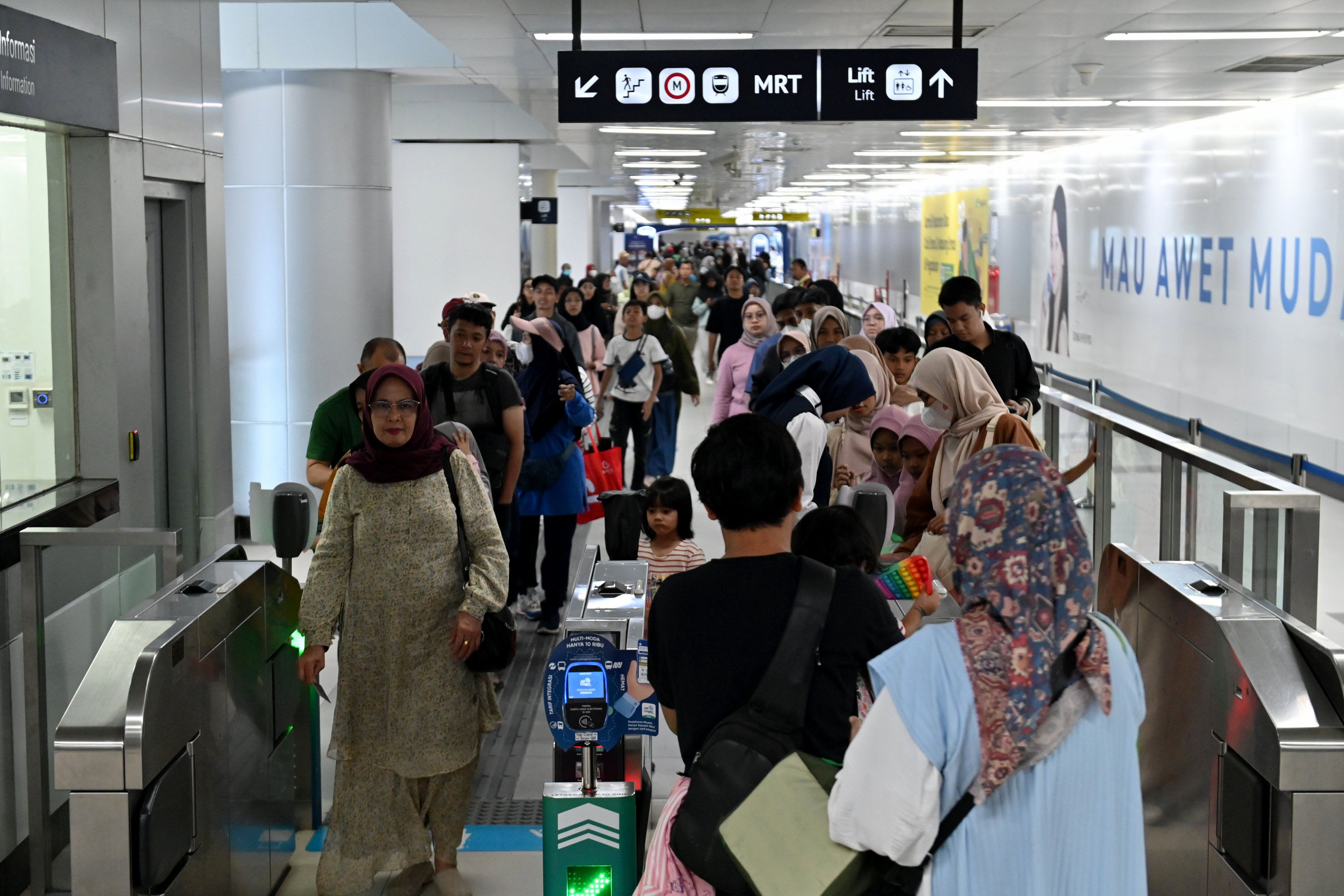 Tarif-Khusus-MRT-pada-Libur-Tahun-Baru-2025_20250101_172949.jpg