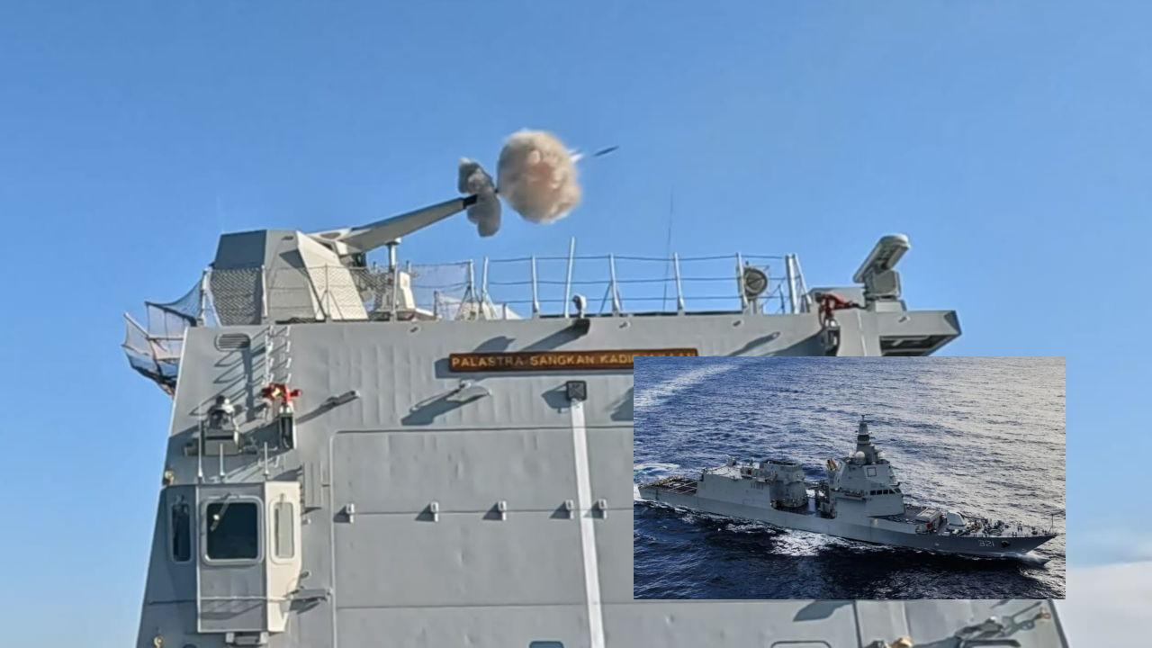 Tembakan-meriam-Sovraponte-76-mm-KRI-Prabu-Siliwangi-321-di-Italia.jpg