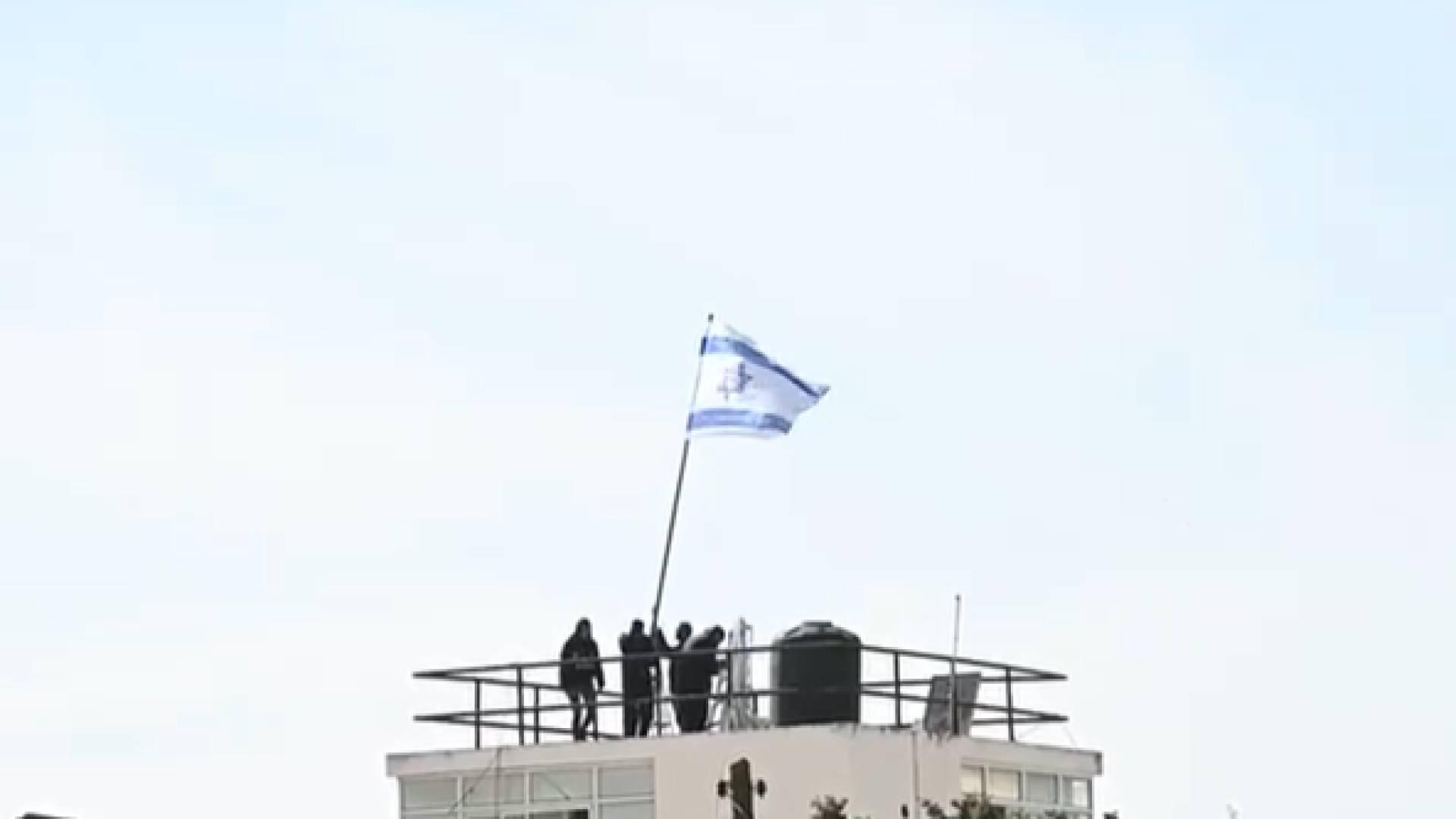 Tentara-Israel-PENURUNAN-BENDERA-PBB.jpg