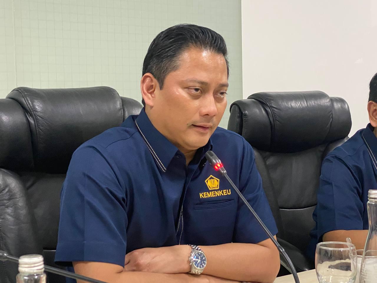 Thomas-Djiwandono-di-kantor-Kementerian-Keuangan-Jakarta-Pusat.jpg