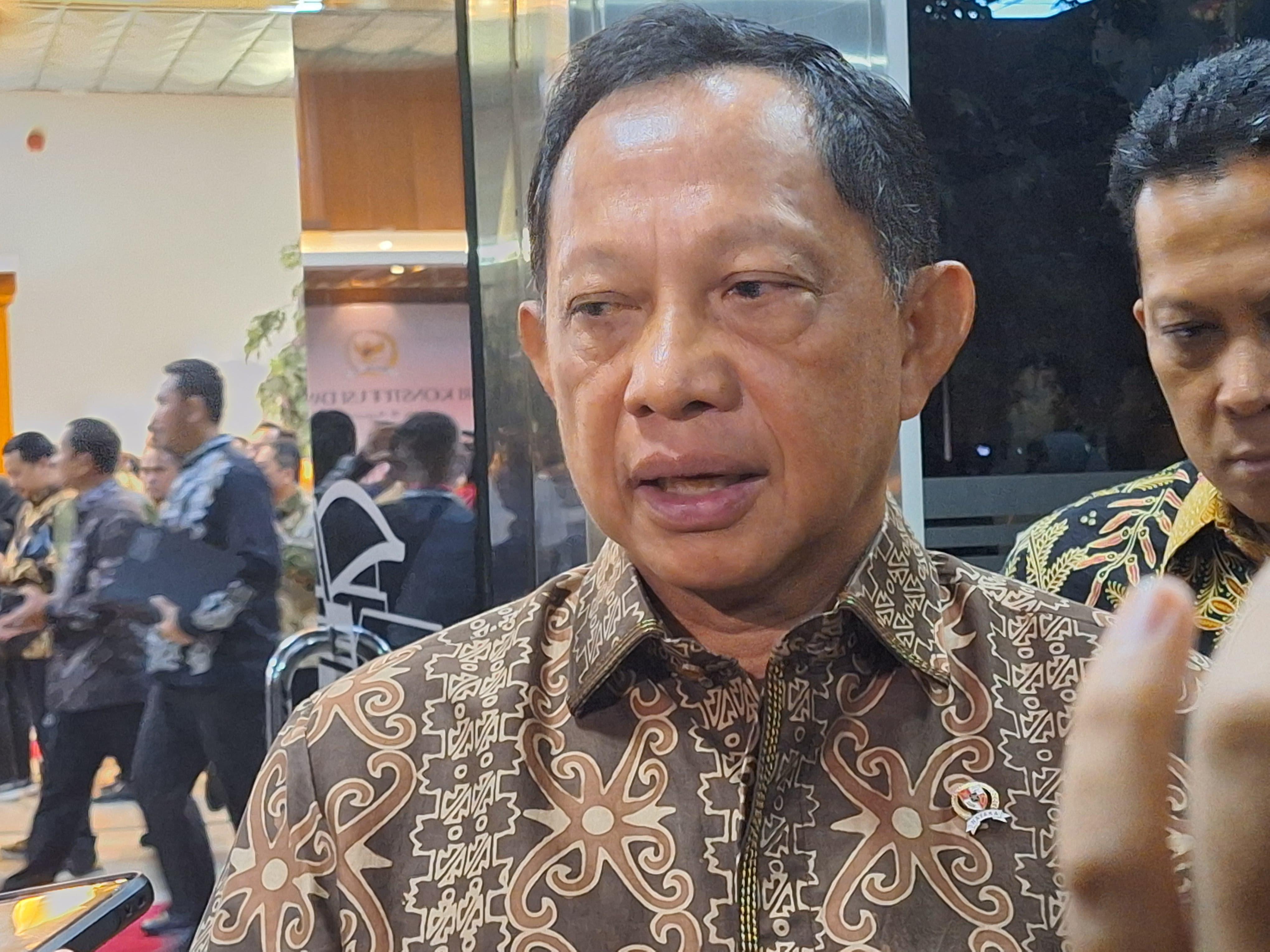 Tito-Karnavian-saat-ditemui-di-kompleks-parlemen-Senayan.jpg