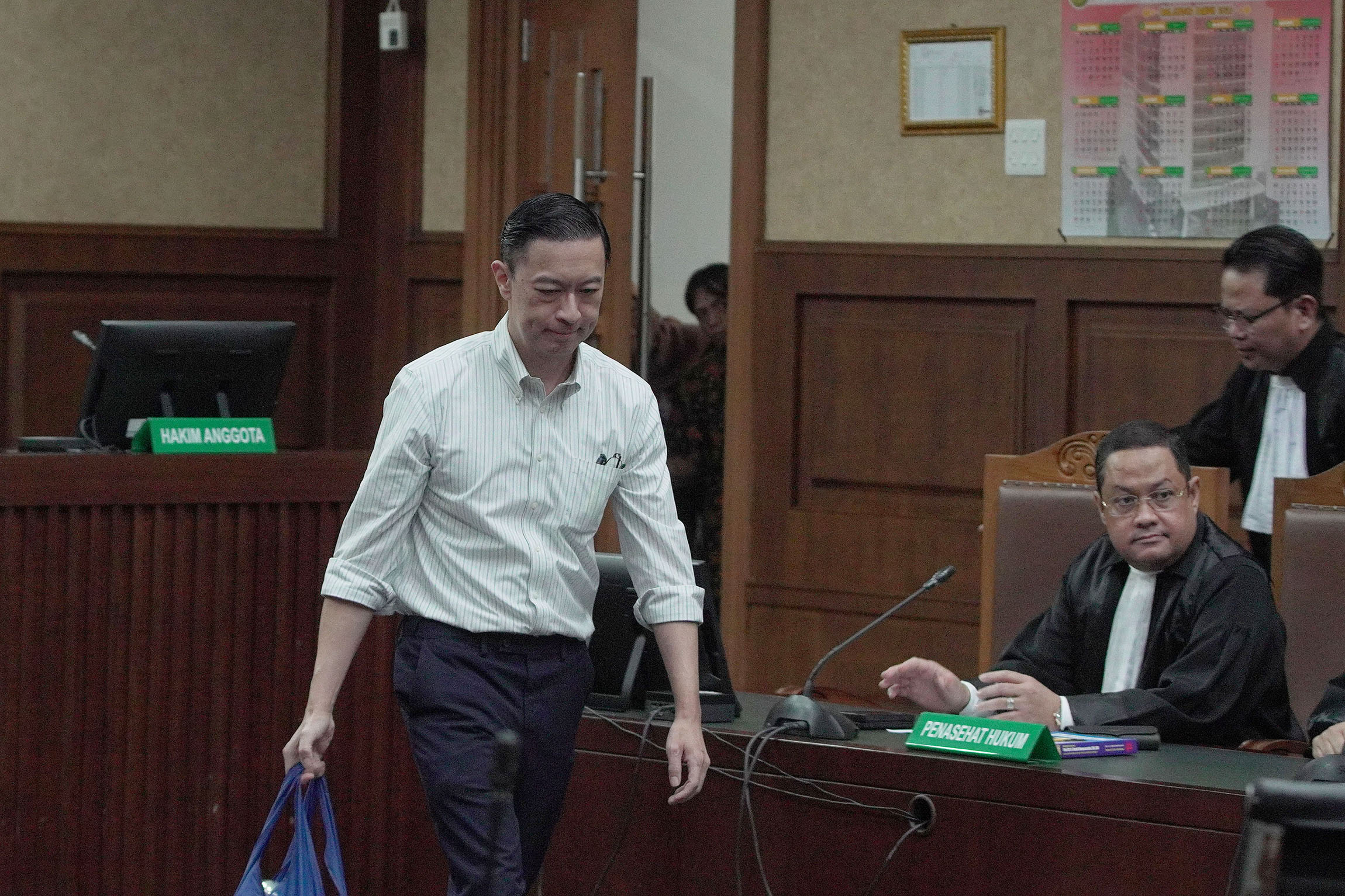 Sebut Tom Lembong Dihukum 'Raja Jawa', Feri Amsari: Mirip Kasus Thomas ...