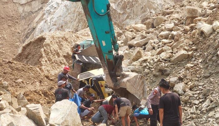 Tragedi-longsor-terjadi-di-area-pertambangan-galian-C-Gunung-Kuda-Cirebon.jpg