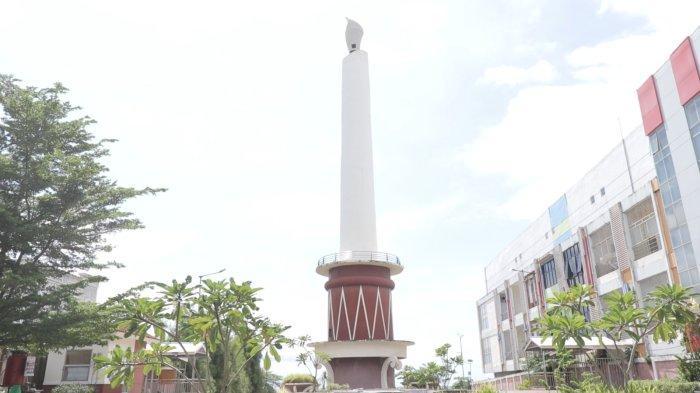 Tugu-Lilin-Kota-Manado.jpg