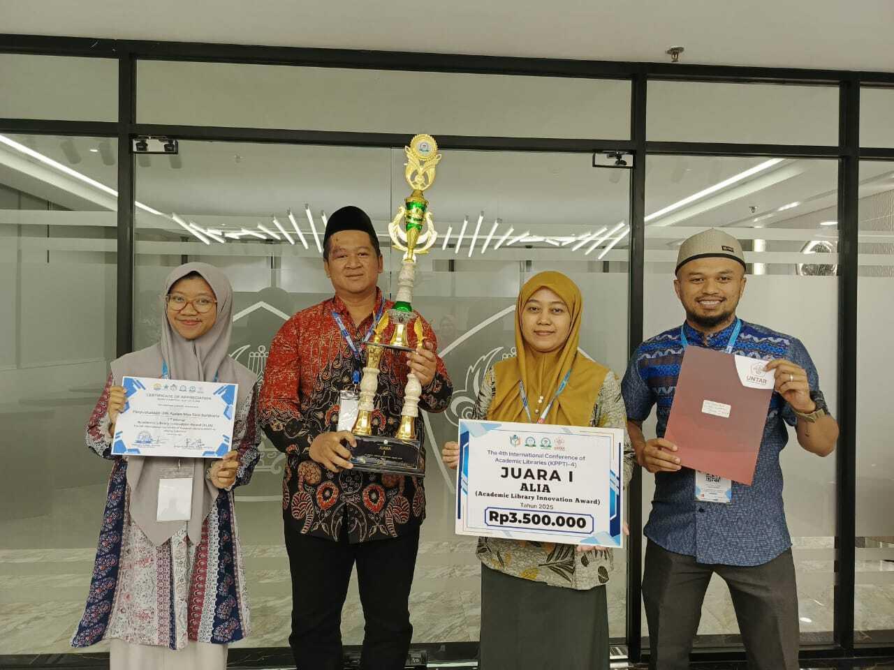 RAIH JUARA - Unit Pelaksana Teknis (UPT) Perpustakaan UIN Raden Mas Said Surakarta sukses meraih Juara 1 Grand Final Academic Library Innovation Award (ALIA) 2025.