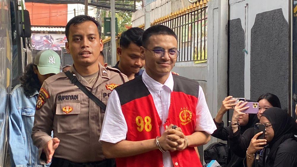 Vadel Badjideh Tertawa, Hukumannya Lebih Berat Jadi 12 Tahun, Keluarga Merasa Tak Adil