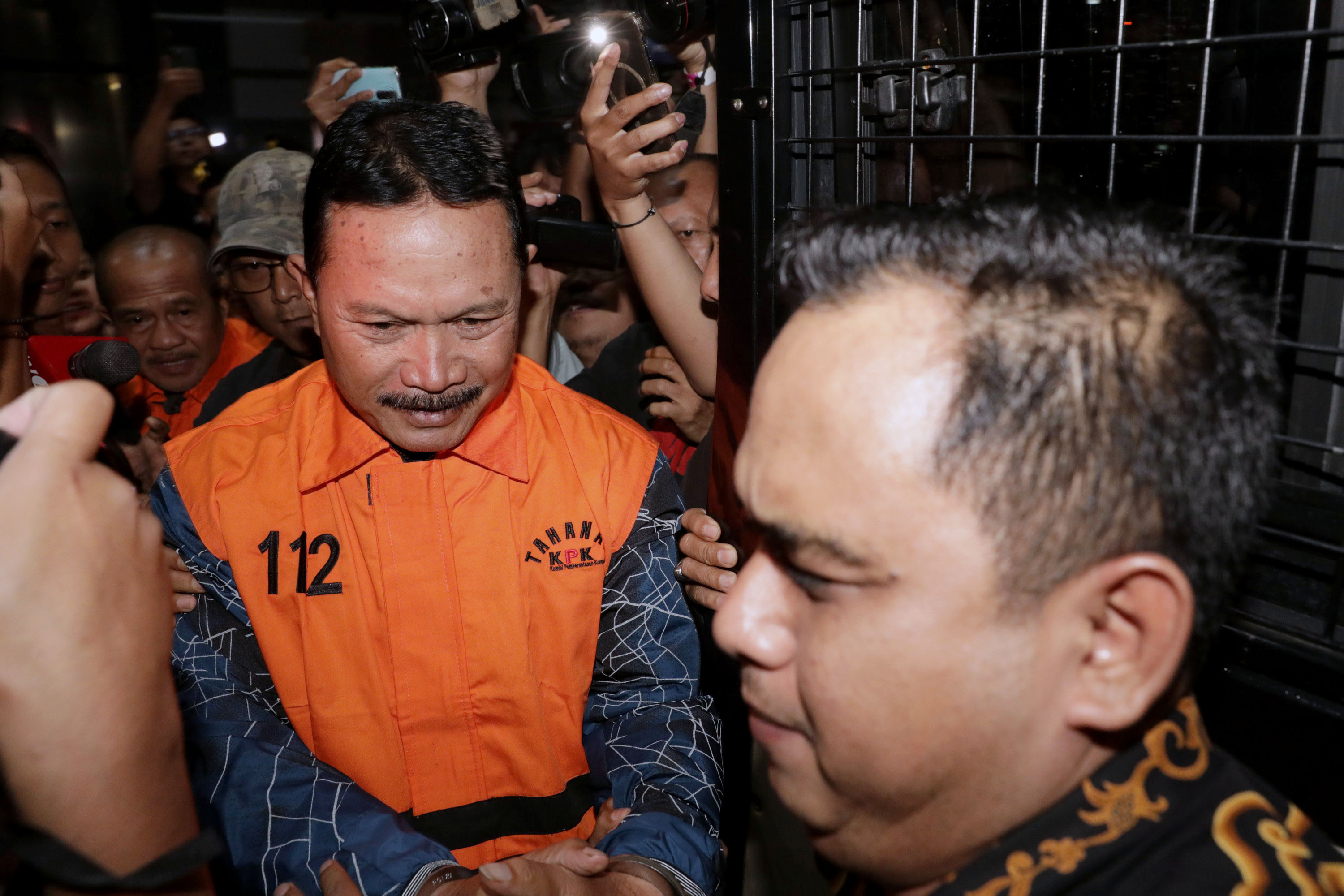 Walikota-Madiun-Maidi-Ditahan-KPK_20260121_064029.jpg