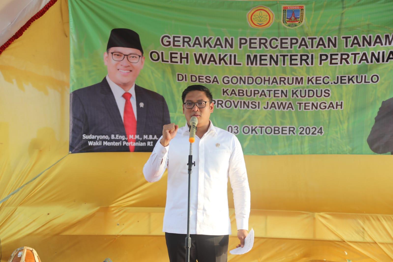Wamentan-Sudaryono-meninjau-percepatan-tanam.jpg