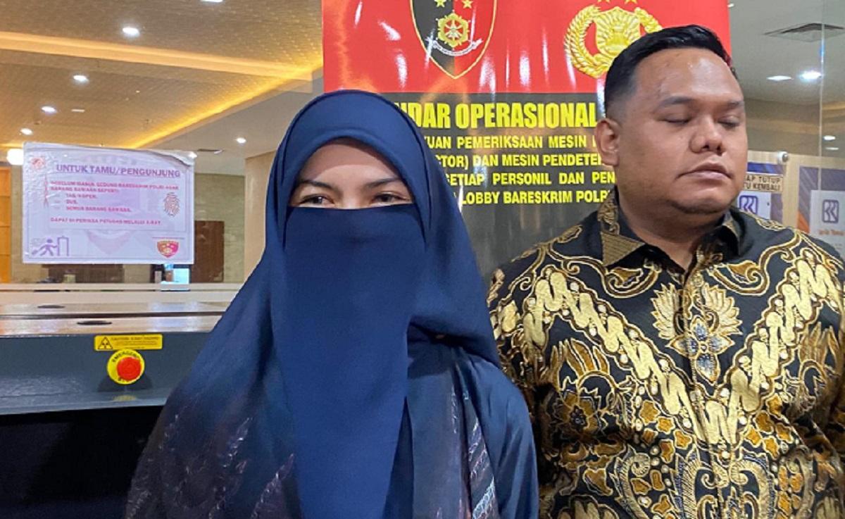 Wardatina-Mawa-usai-menjalani-pemeriksaan-di-Bareskrim.jpg