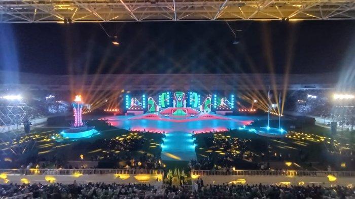 Warga-padati-penutupan-PON-XXI-Aceh-Sumut-2024-di-Stadion-Utama-Sumatra-Utara.jpg