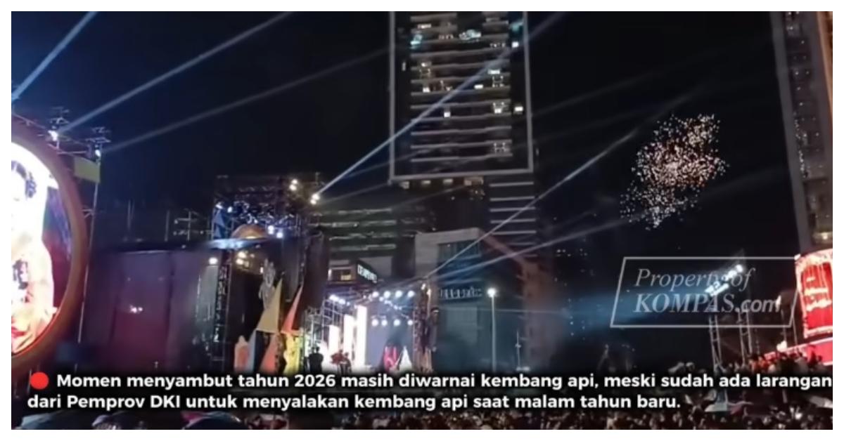 Warga Ngeyel, Kembang Api Tetap Menyala Bergantian di Langit Jakarta saat Malam Tahun Baru