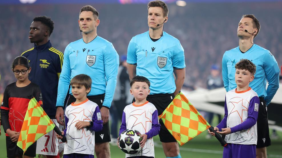 Wasit-Final-UCl-2026-Daniel-Siebert.jpg