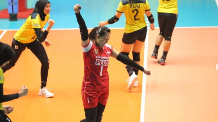 Yulis Indahyani saat membela Timnas voli putri Indonesia.