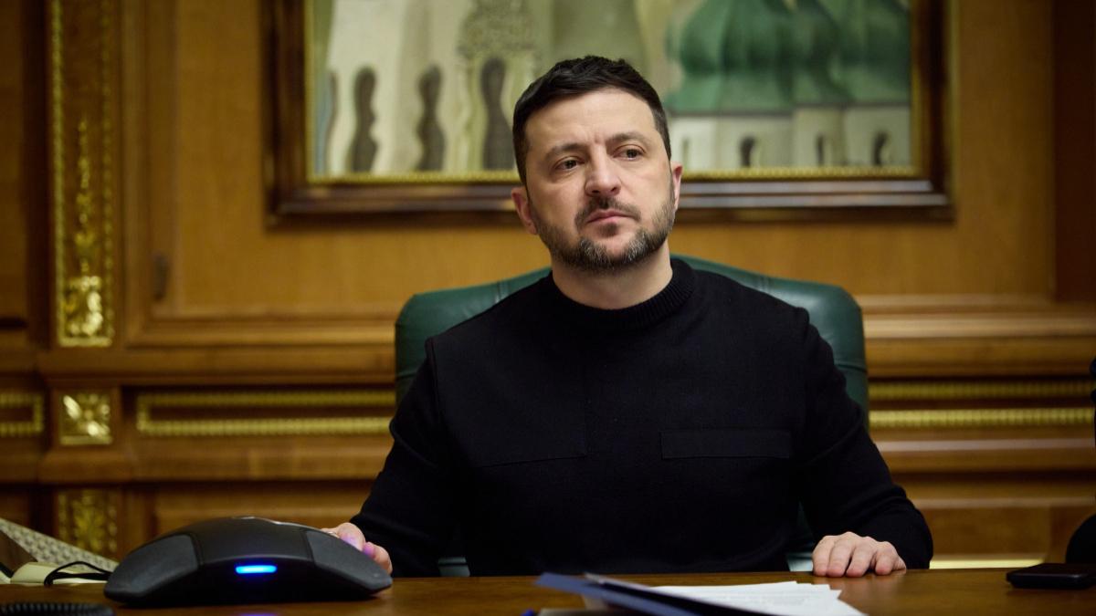 Perang Rusia-Ukraina Hari Ke-1.500, Zelenskyy Tawari Bantuan Maritim di Selat Hormuz