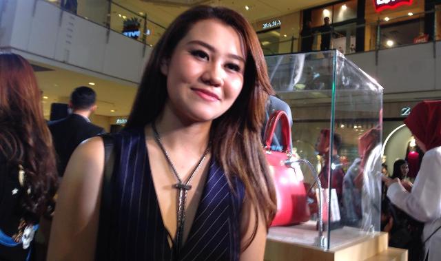 aaliyah-massaid-saat-ditemui-dalam-peluncuran-sebuah-produk-tas_20171011_211124.jpg