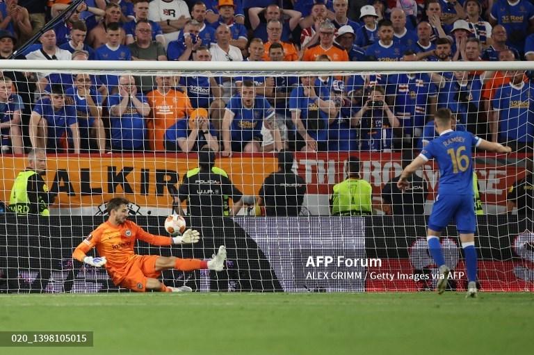 aaron-ramsey-gagal-penalti-final-liga-europa.jpg