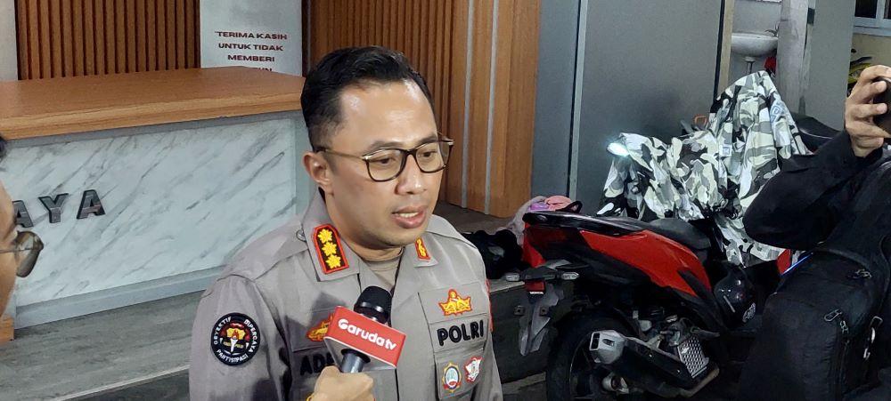 abid-humas-polda-metro-jaya-kombes-ade-ary-syam-indardi-saat-memberi.jpg