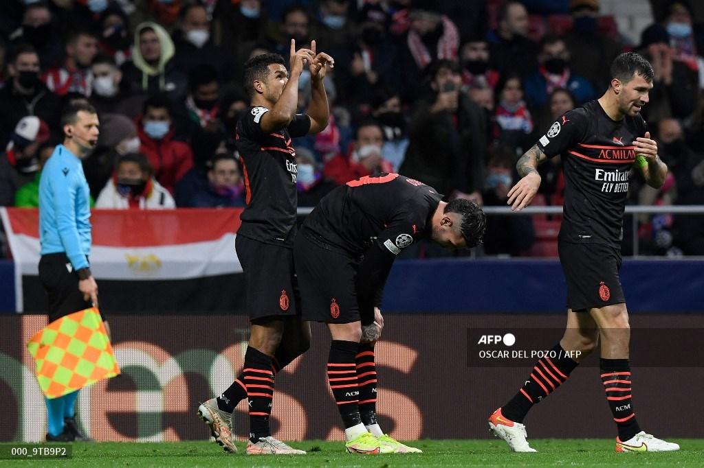 ac-milan-brasil-junior-messias-kiri-merayakan-dengan-rekan-satu.jpg