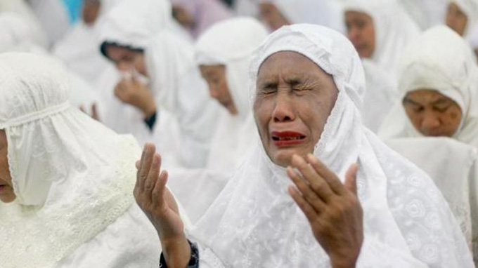 aceh-berzikir-peringati-10-tahun-tsunami-aceh_20141226_083553.jpg