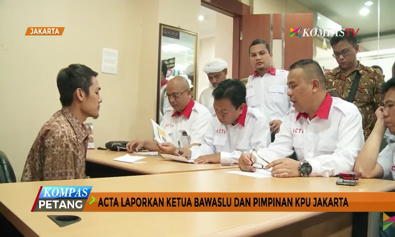 acta-laporkan-ketua-bawaslu-dan-pimpinan-kpu-dki-jakarta_20170311_142202.jpg