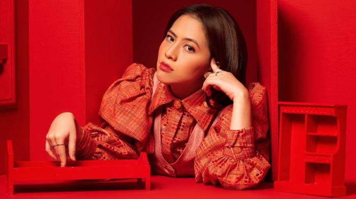 adhisty-zara-kembali-aktif-ke-media-sosial-setelah-video-tak-senonoh-bersama-zaki-pohan-viral.jpg