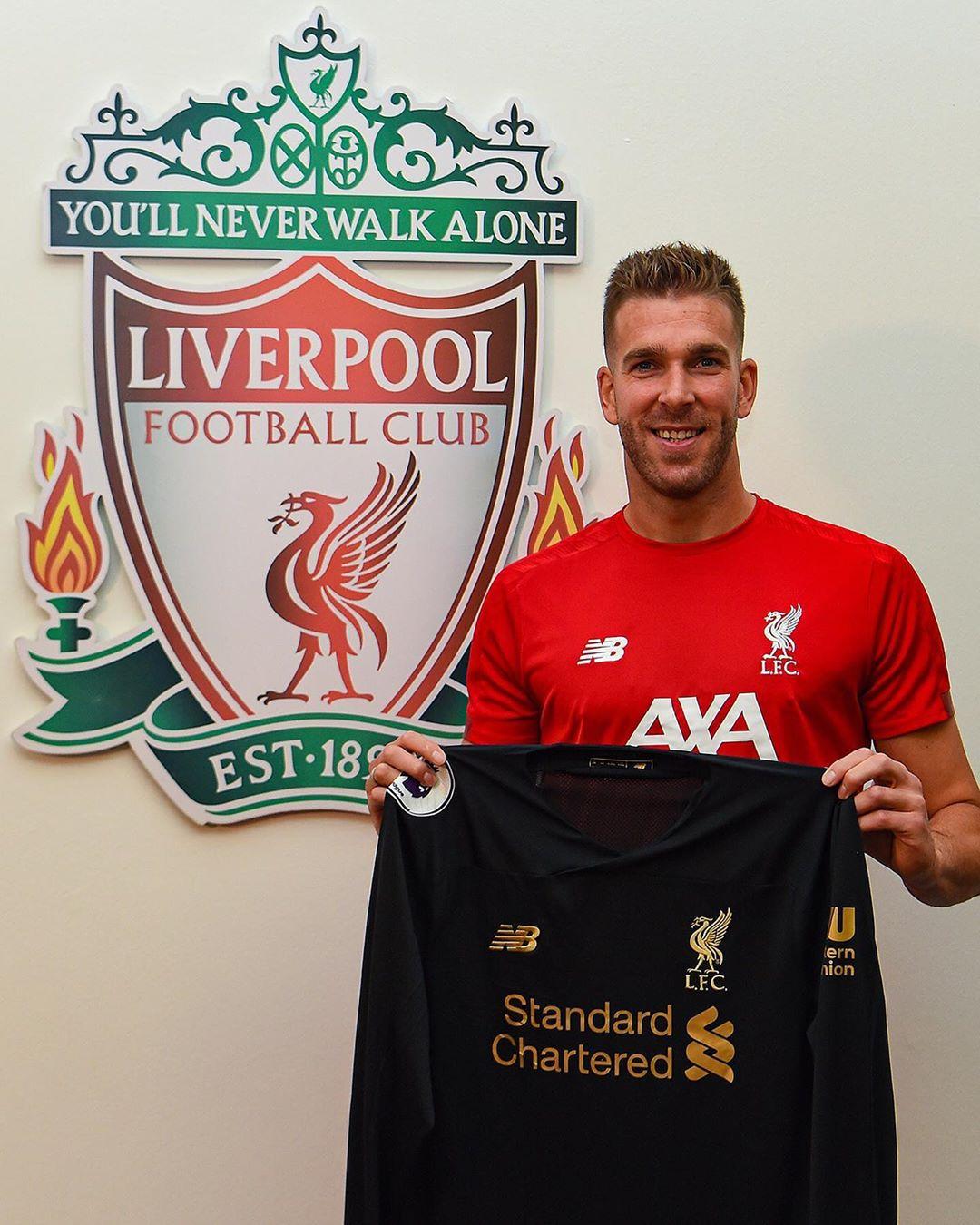adrian-resmi-merapat-ke-liverpool.jpg
